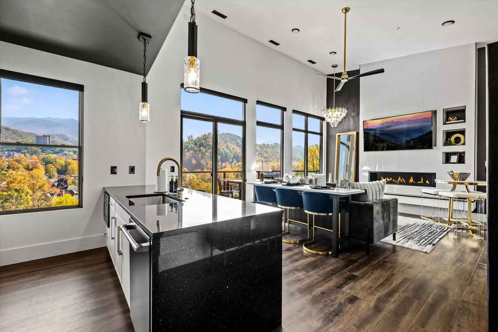 The Overlook at 738 - Unit 4