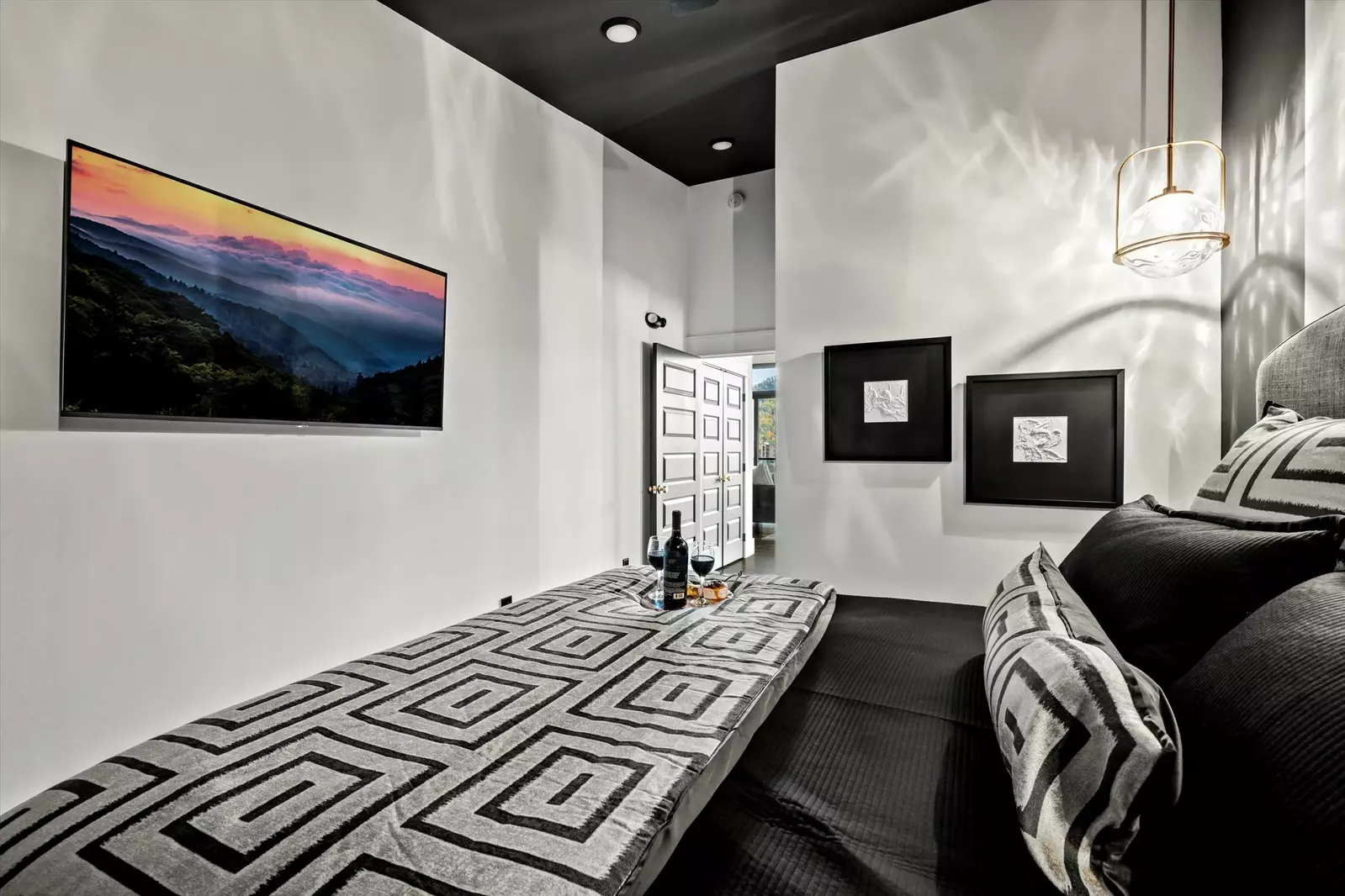 The Overlook at 738 - Unit 4