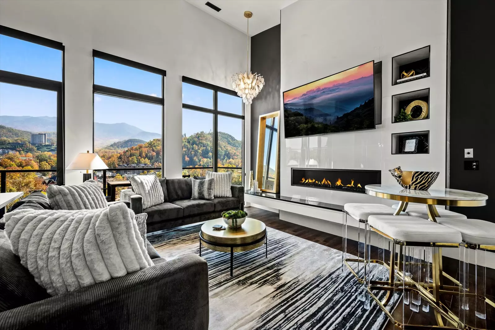 The Overlook at 738 - Unit 4