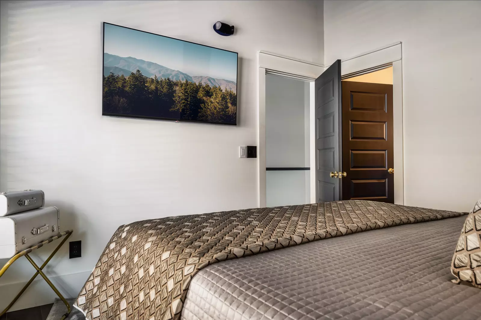 The Overlook at 738 - Unit 5