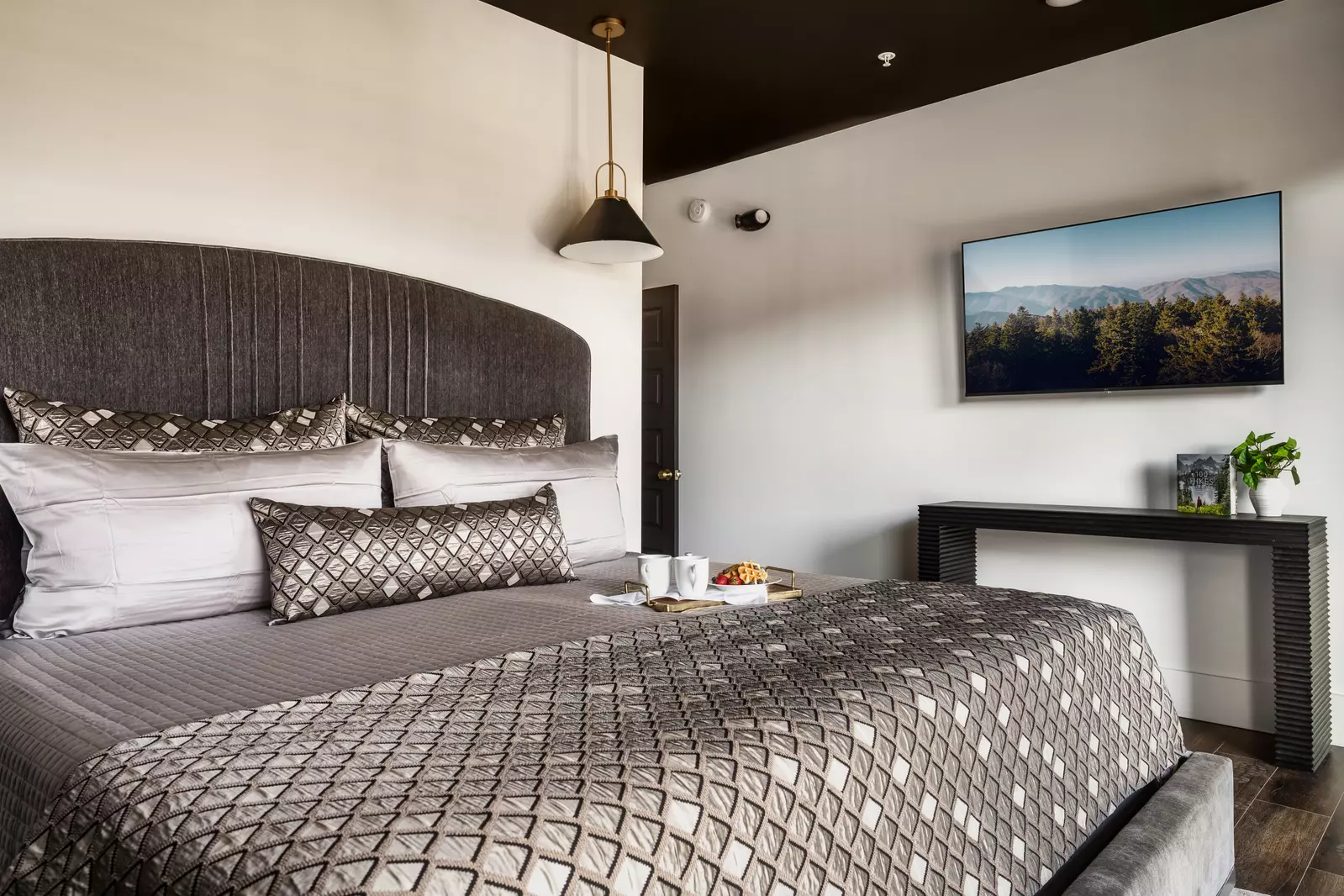 The Overlook at 738 - Unit 5