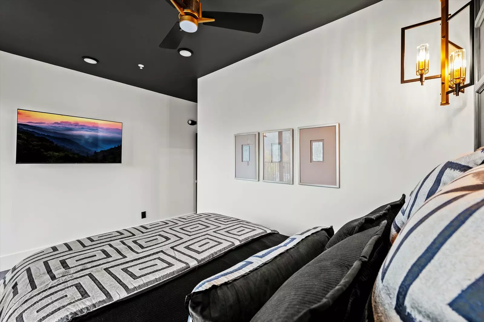 The Overlook at 738 - Unit 6