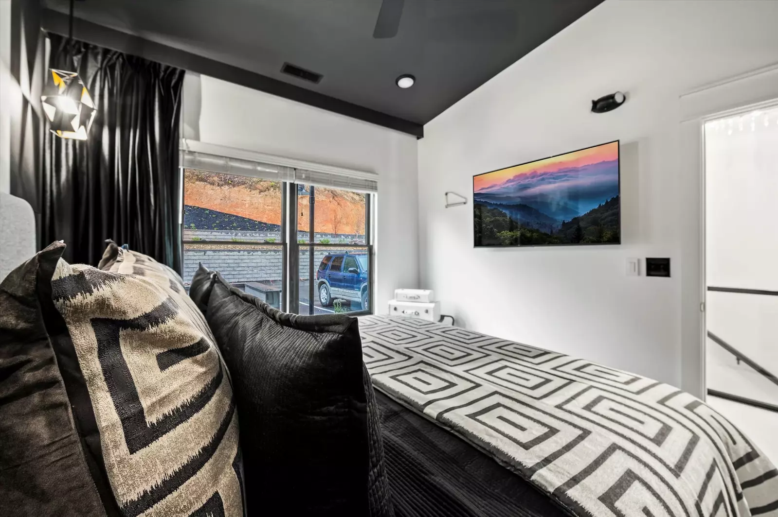 The Overlook at 738 - Unit 6