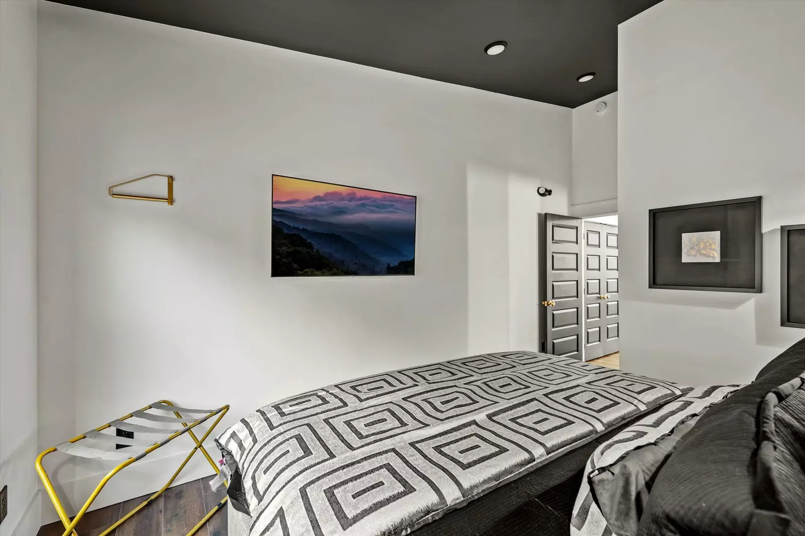 The Overlook at 738 - Unit 6