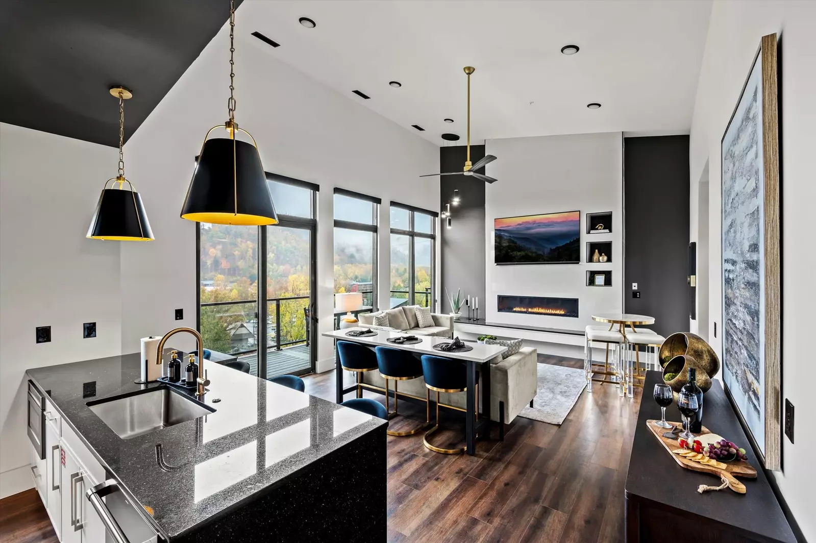 The Overlook at 738 - Unit 6