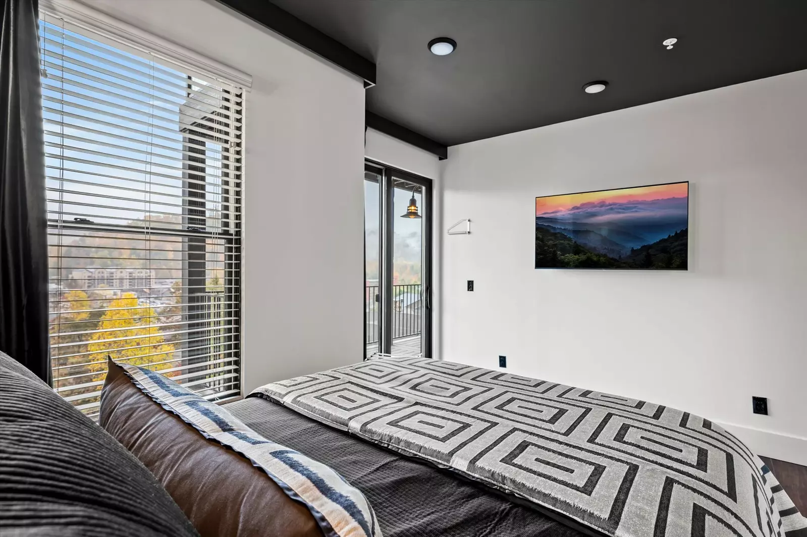 The Overlook at 738 - Unit 6