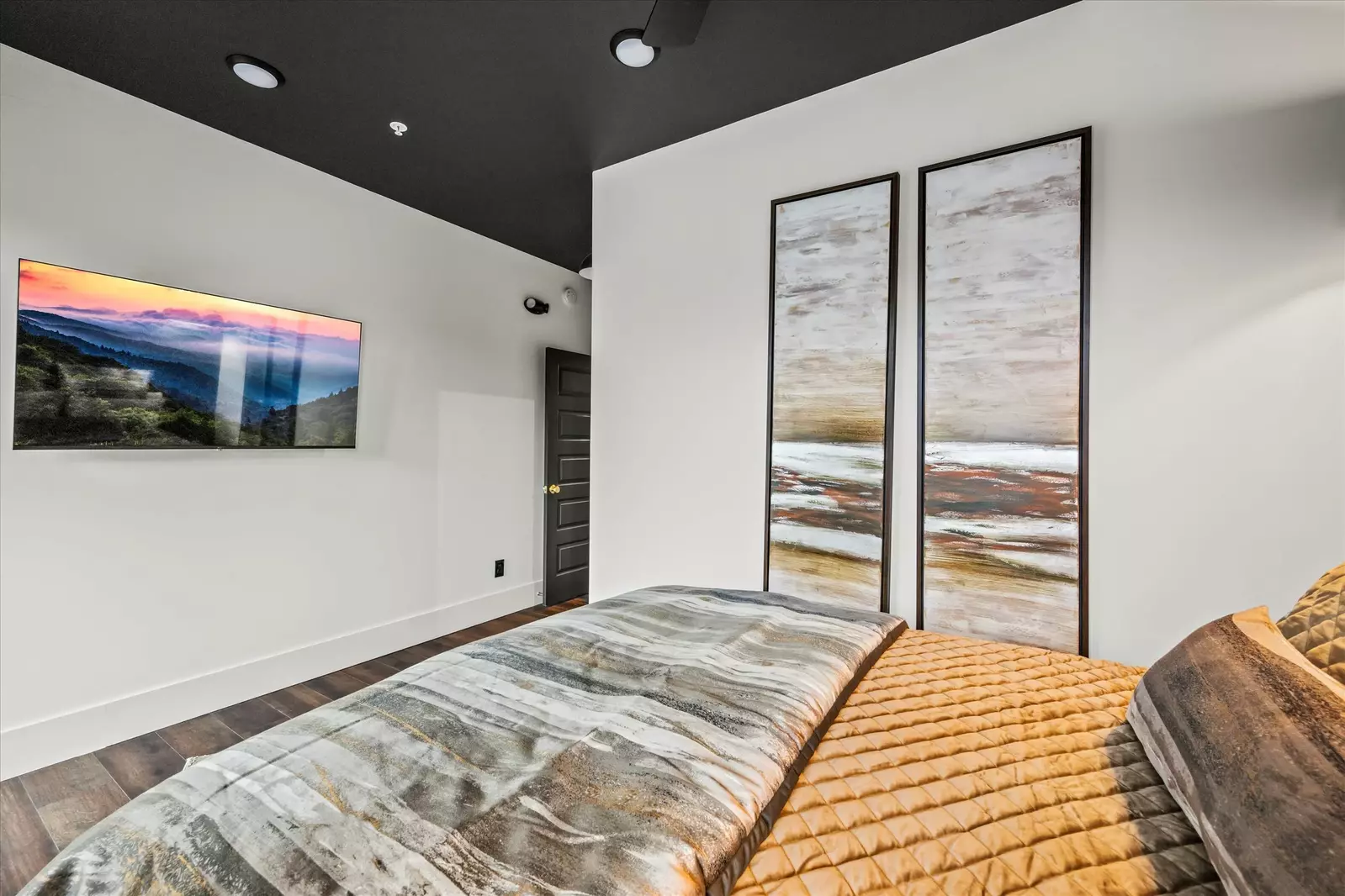 The Overlook at 738 - Unit 7