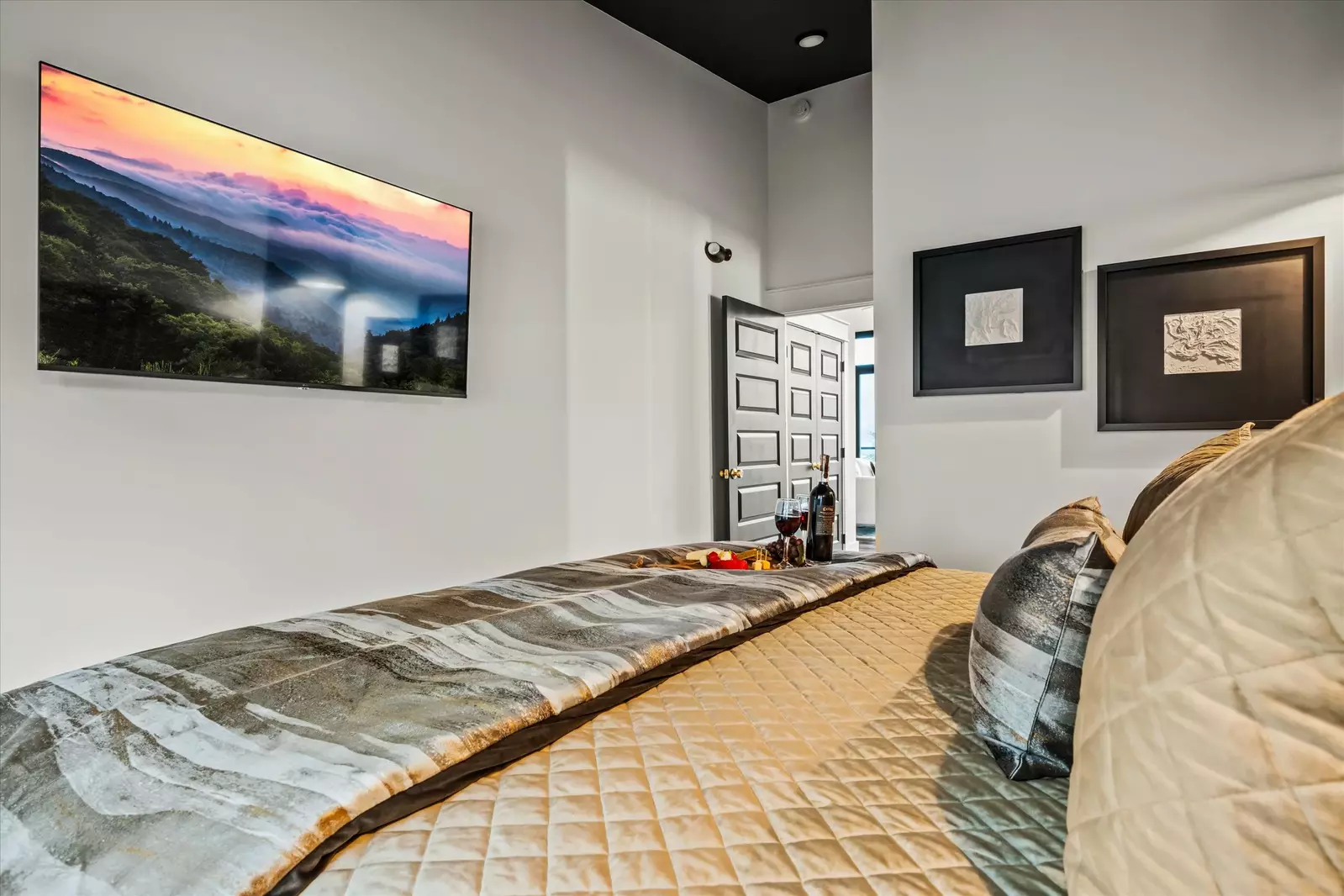 The Overlook at 738 - Unit 7