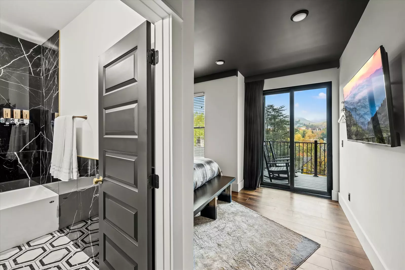 The Overlook at 738 - Unit 7