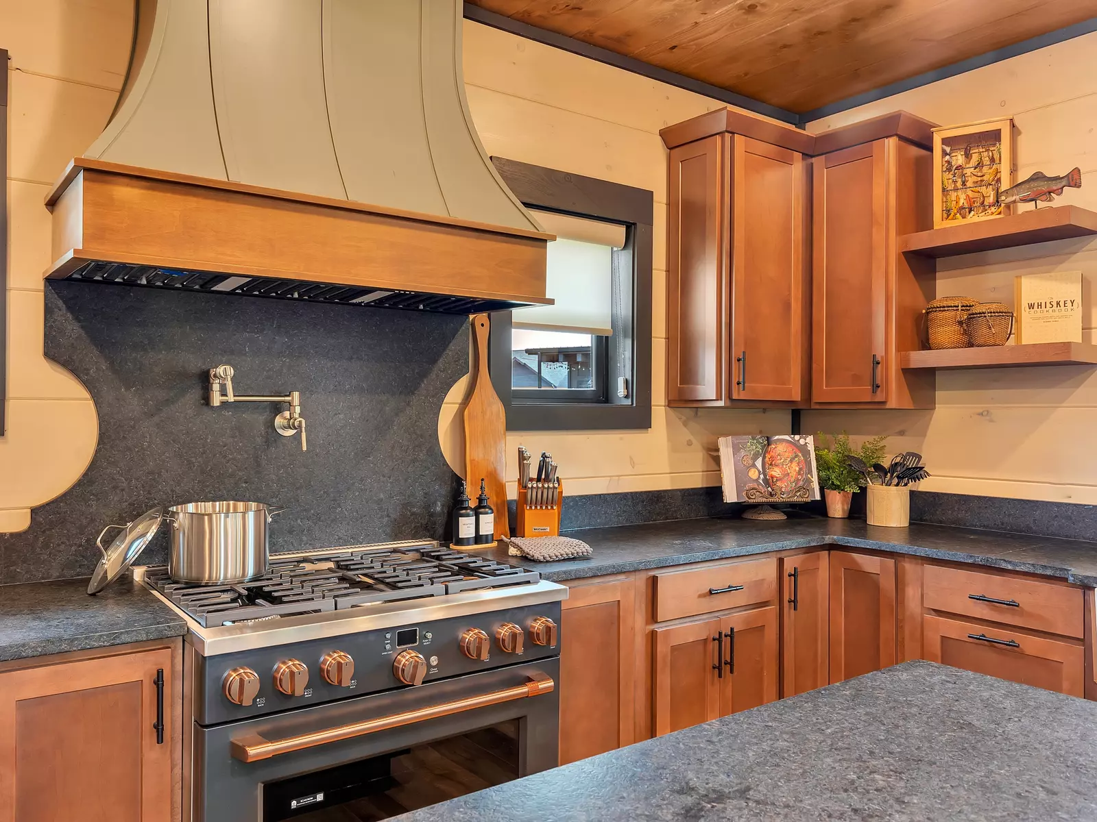 Creekside Lodge