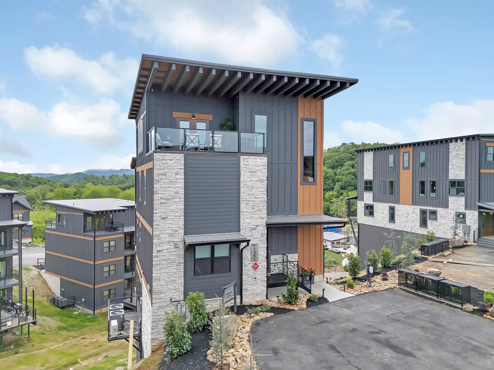 Creekside Lodge