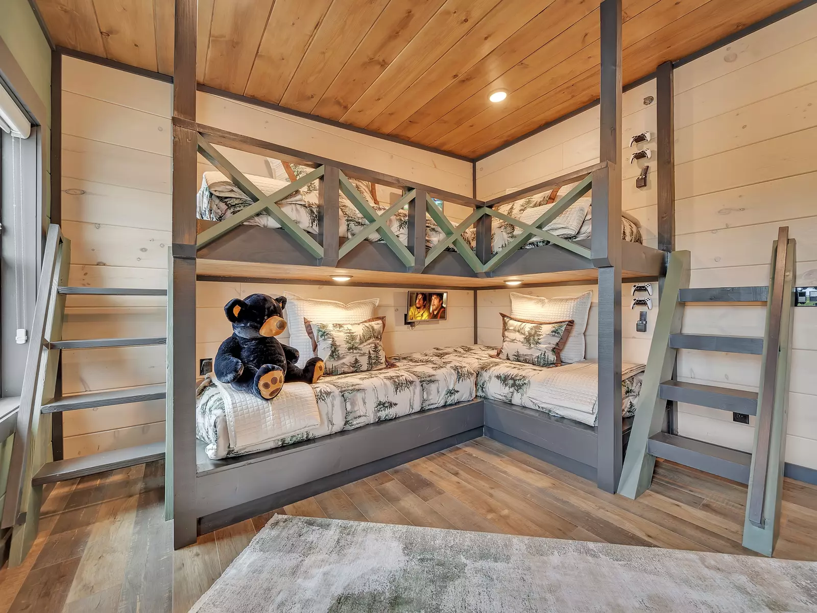 Creekside Lodge