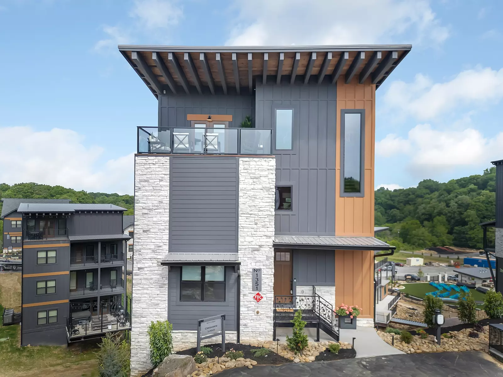 Creekside Lodge