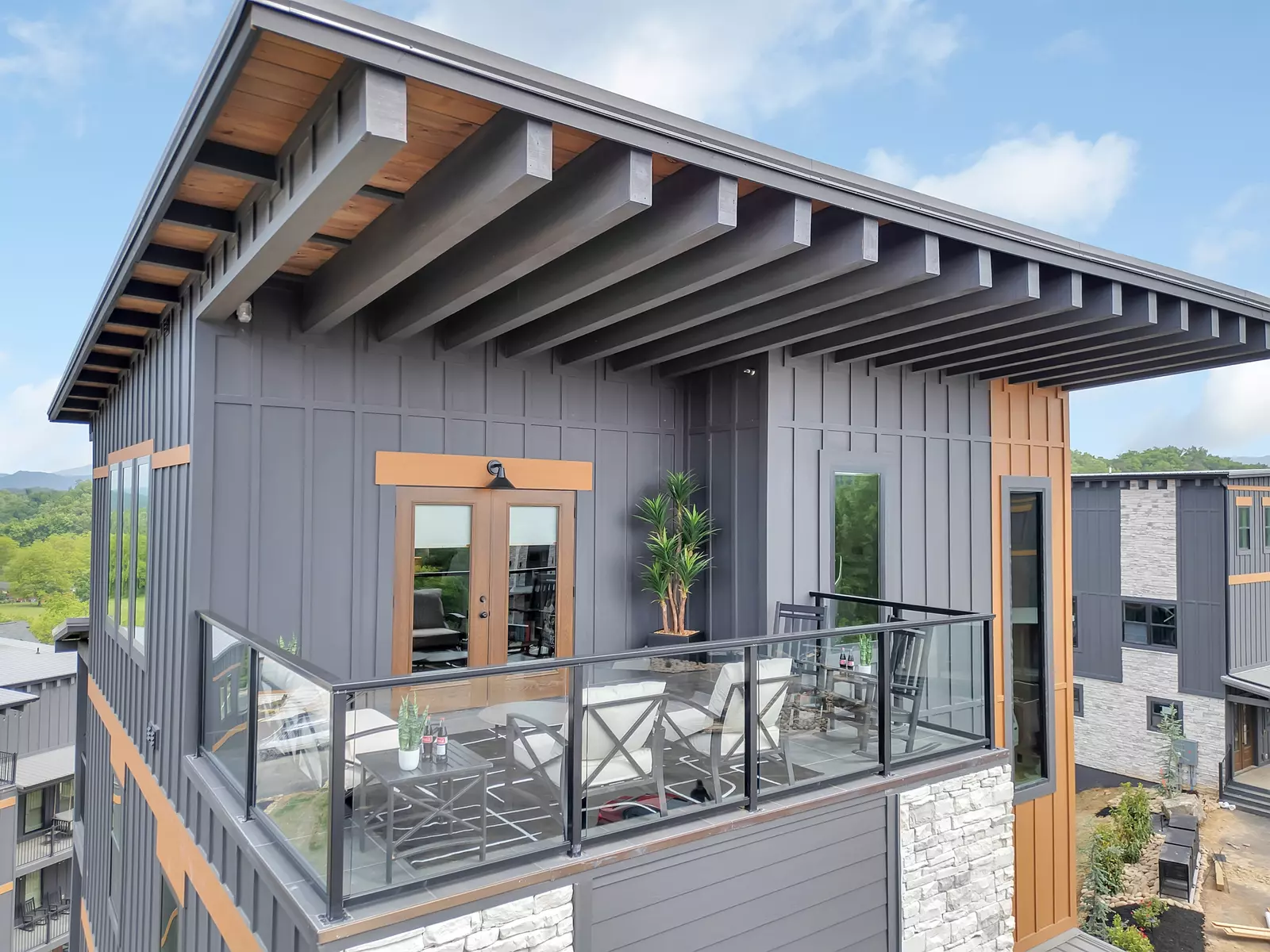 Creekside Lodge