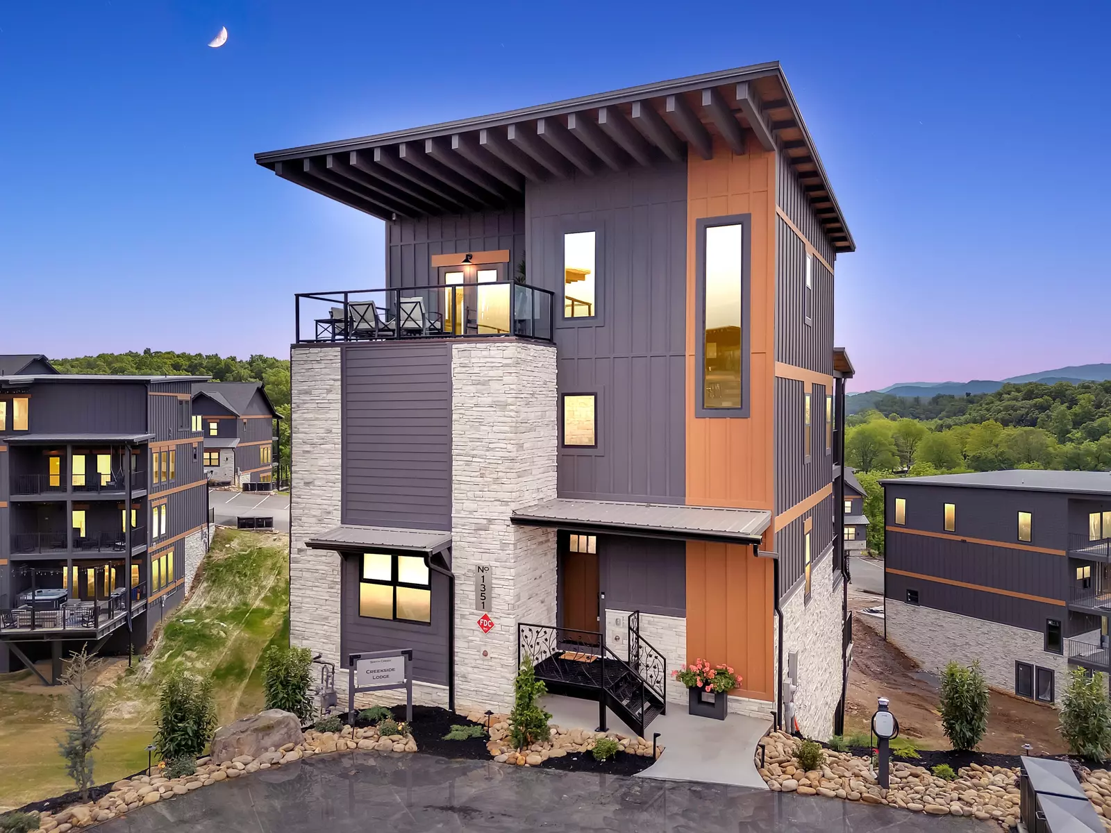 Creekside Lodge