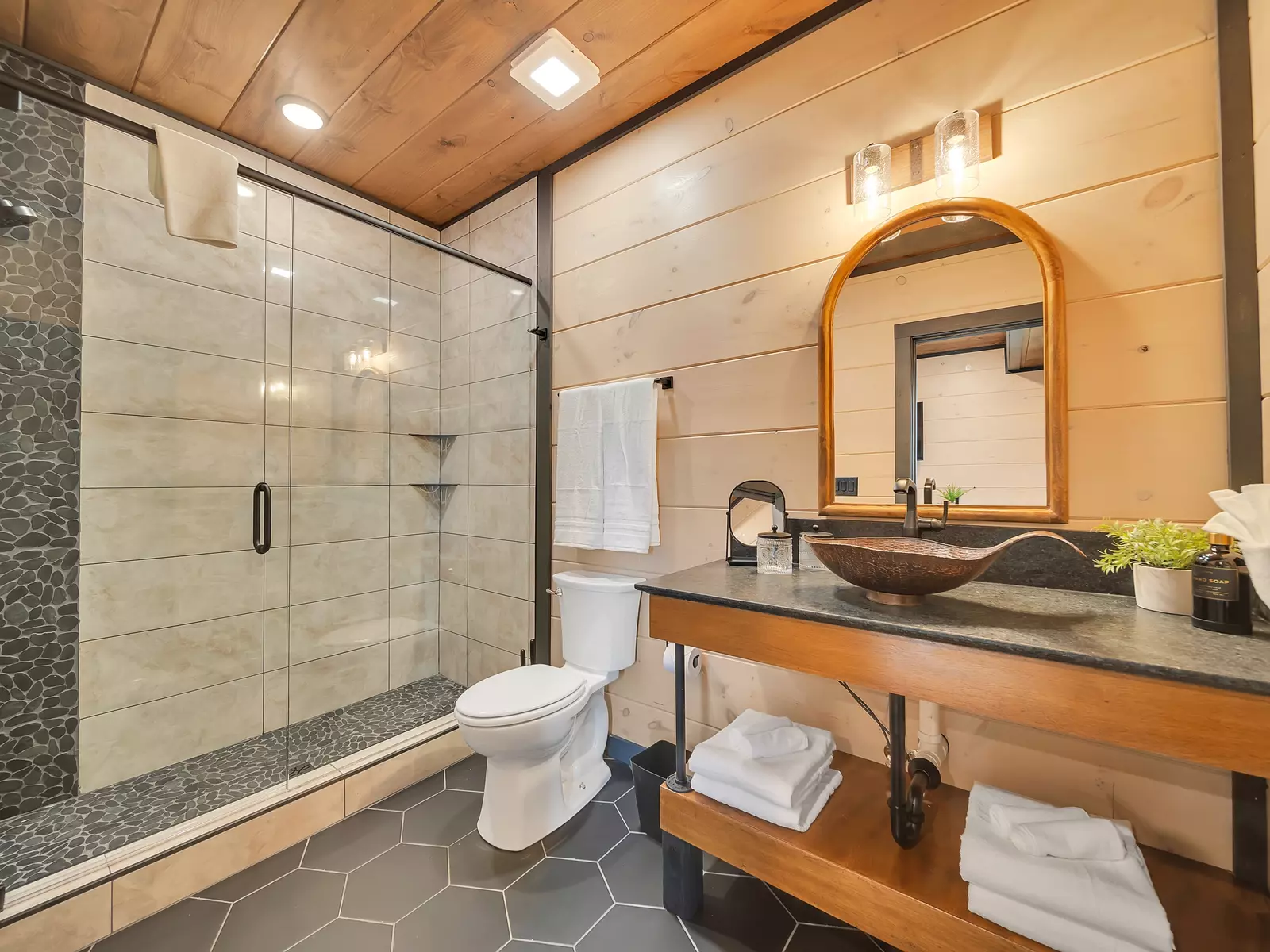 Creekside Lodge