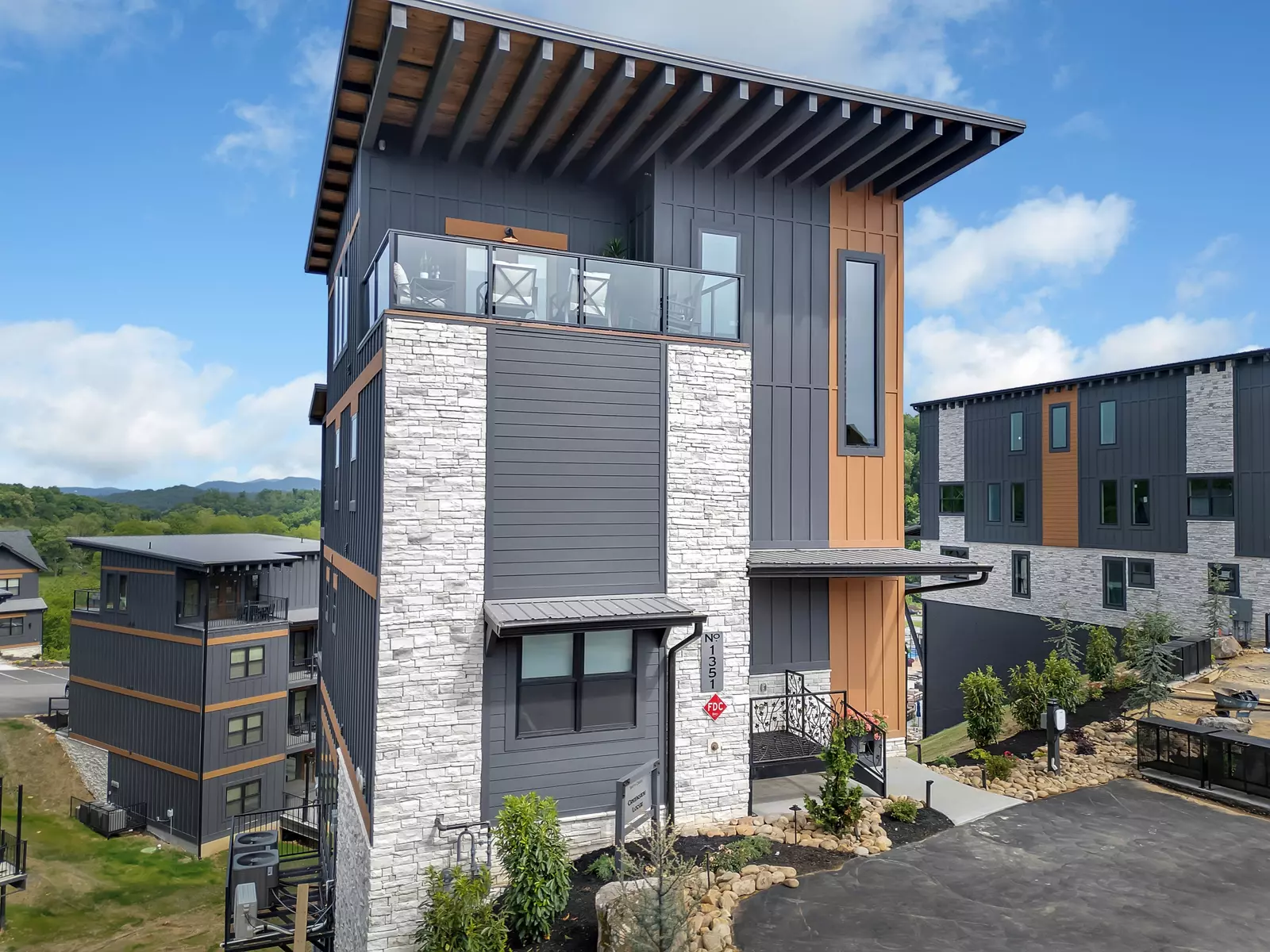 Creekside Lodge