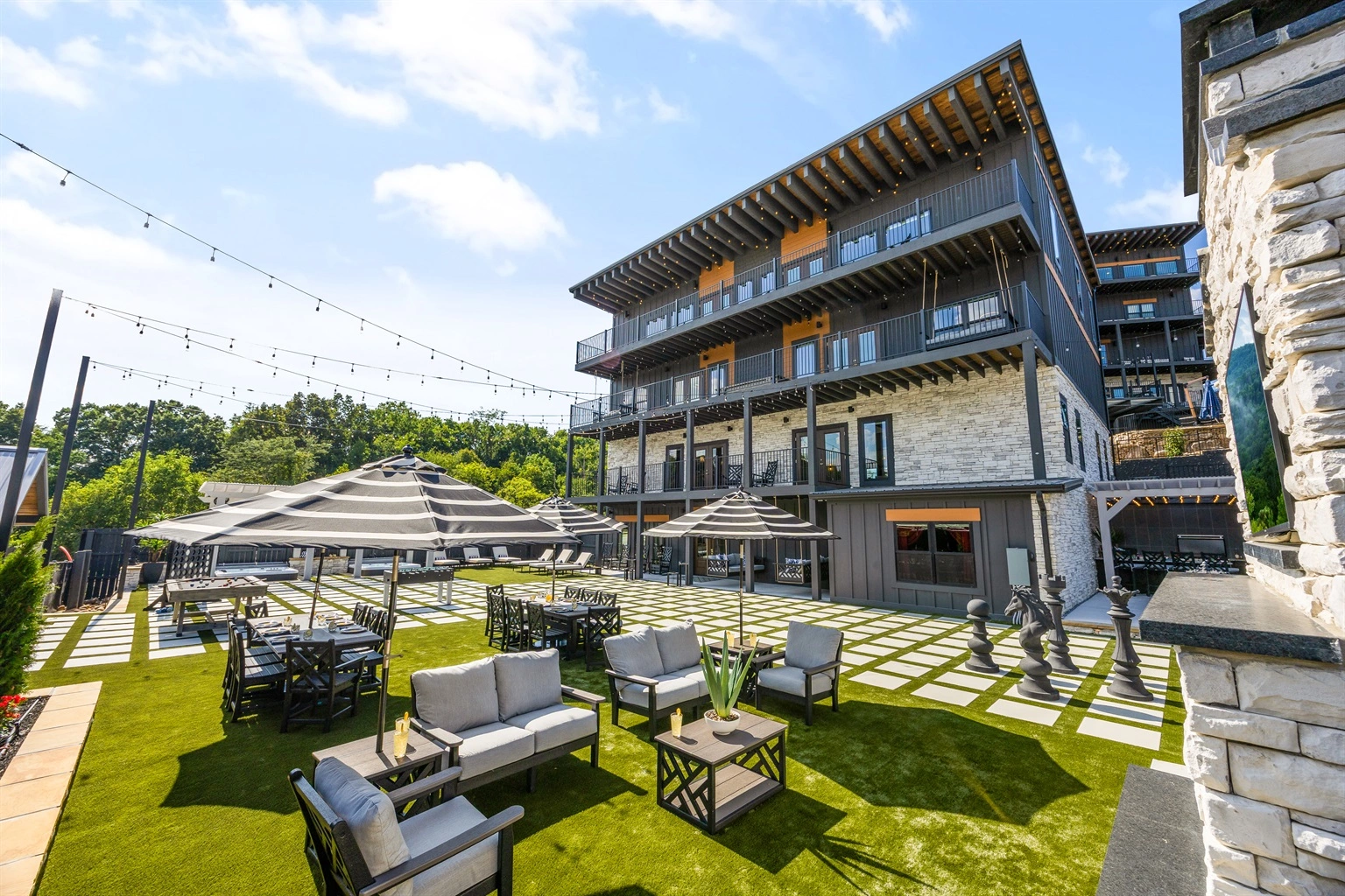 Rambling River Lodge